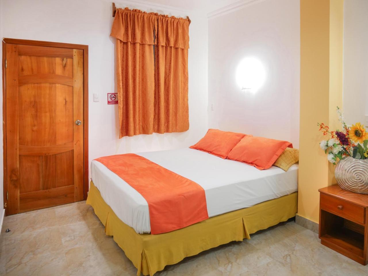 Hostal Espana Пуерто-Айора Екстер'єр фото